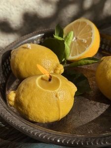 Свічка з бджолиного воску Bazhani "Lemon Candle / Лимон" у вигляді натурального лимона 050726-01 фото