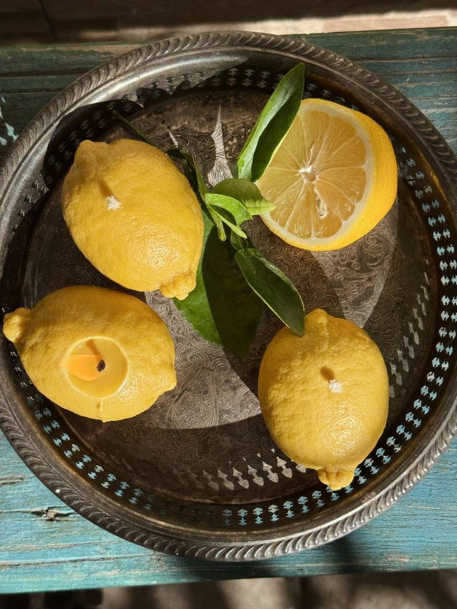 Свічка з бджолиного воску Bazhani "Lemon Candle / Лимон" у вигляді натурального лимона 050726-01 фото