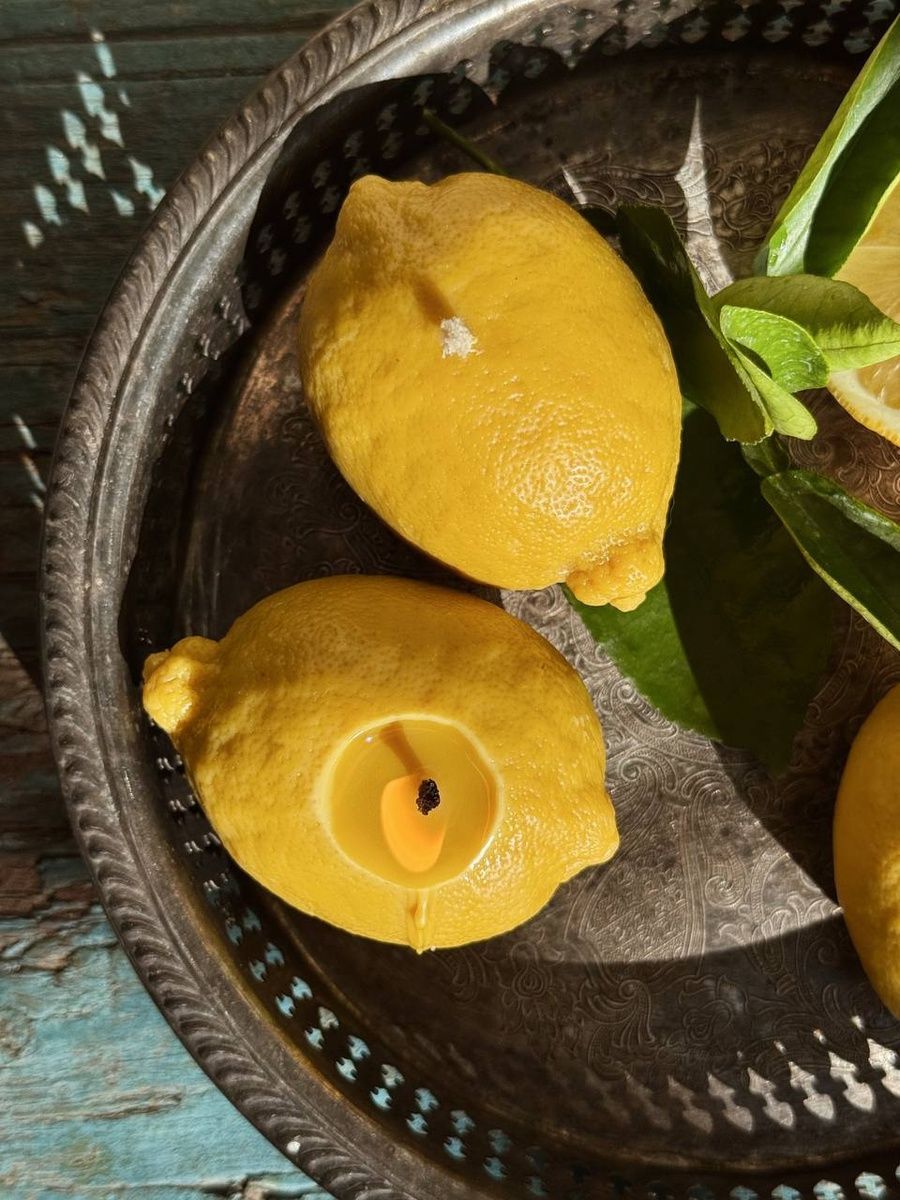 Свічка з бджолиного воску Bazhani "Lemon Candle / Лимон" у вигляді натурального лимона 050726-01 фото