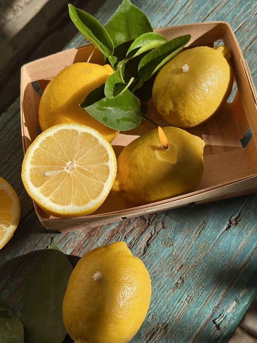 Свічка з бджолиного воску Bazhani "Lemon Candle / Лимон" у вигляді натурального лимона 050726-01 фото