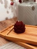 Натуральна свічка із бджолиного воску "Лотос" у червоному кольорі 152 фото