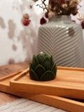 Натуральна свічка із бджолиного воску "Лотос" у зеленому кольорі 153 фото