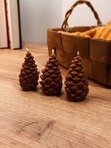Свічка із натурального бджолиного воску у вигляді шишки 208 фото